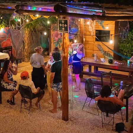 Mapache Hostel & Camping Isla Holbox Екстериор снимка